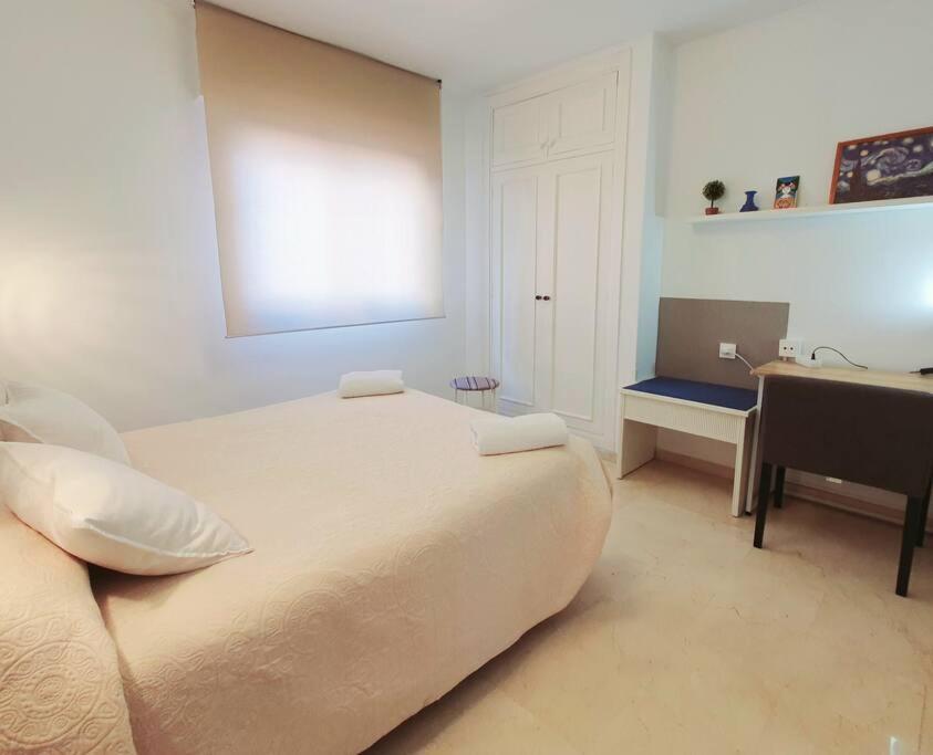 Acogedor Y Centrico Con Parking Apartment Granada Exterior photo