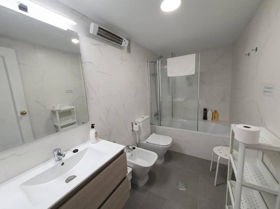 Acogedor Y Centrico Con Parking Apartment Granada Exterior photo
